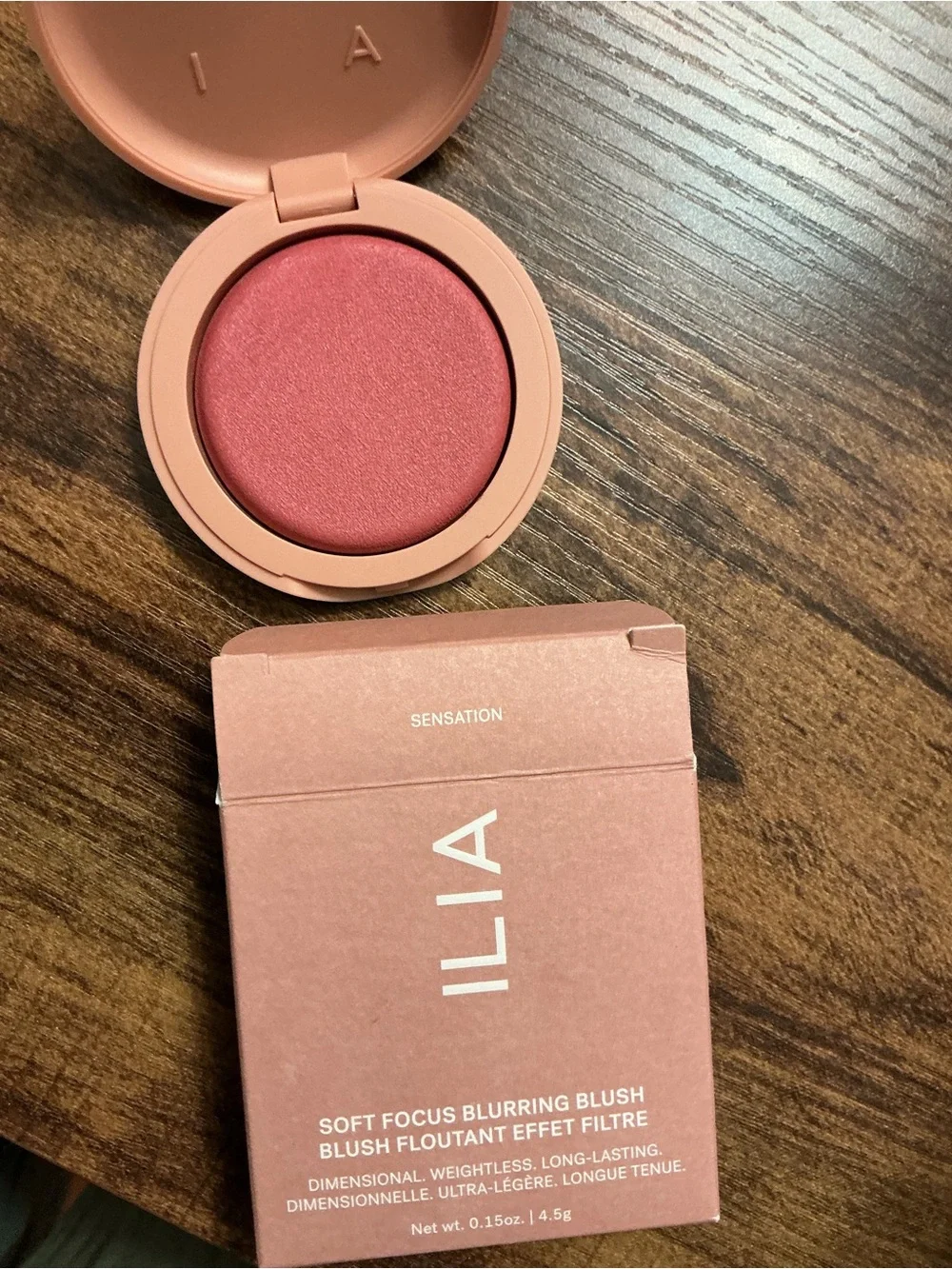 ILIA velvety buildable